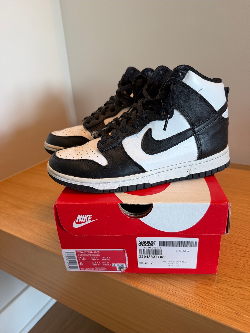 Nike panda dunks
